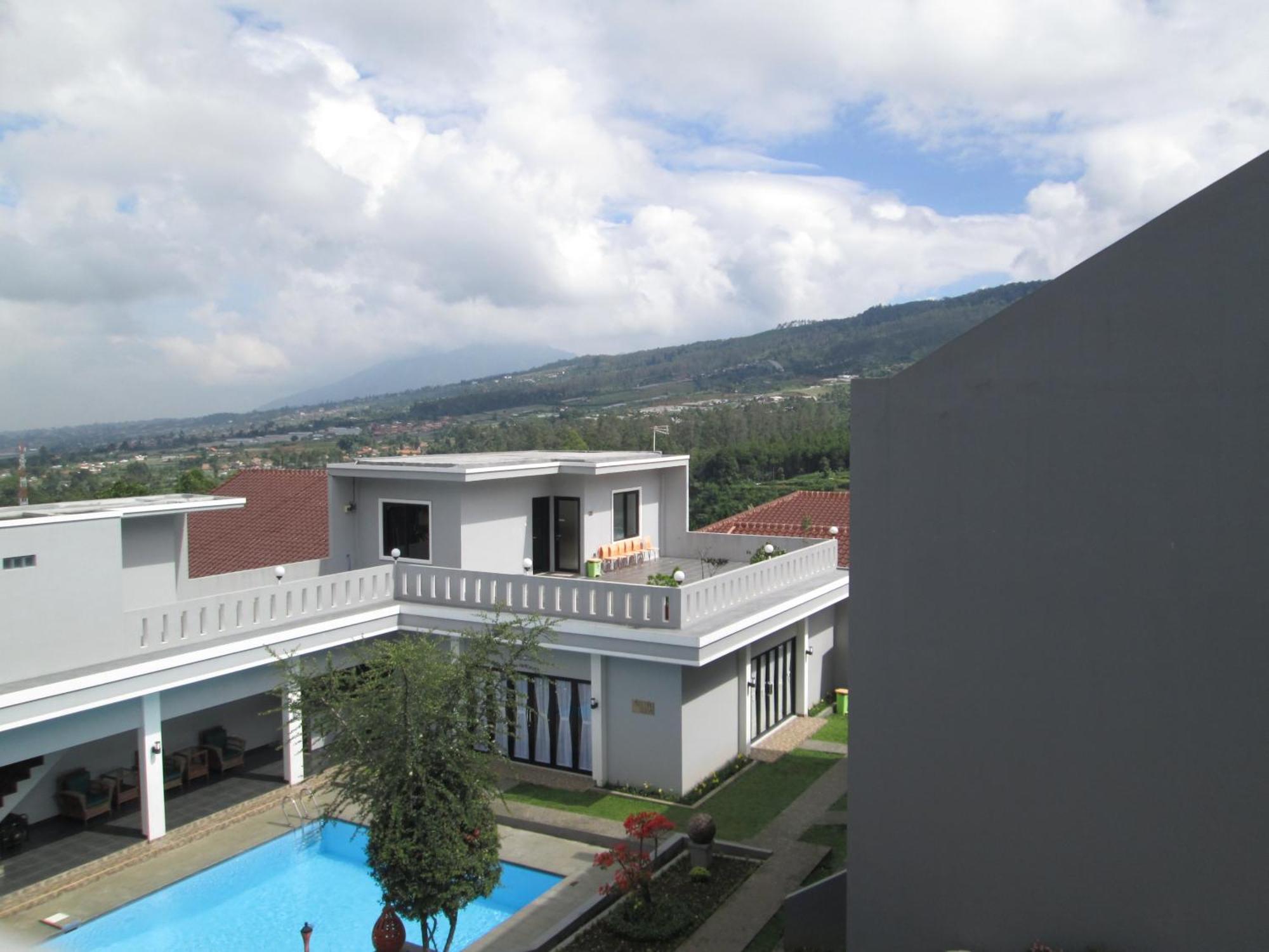 Osmond Villa Resort Lembang Exterior foto