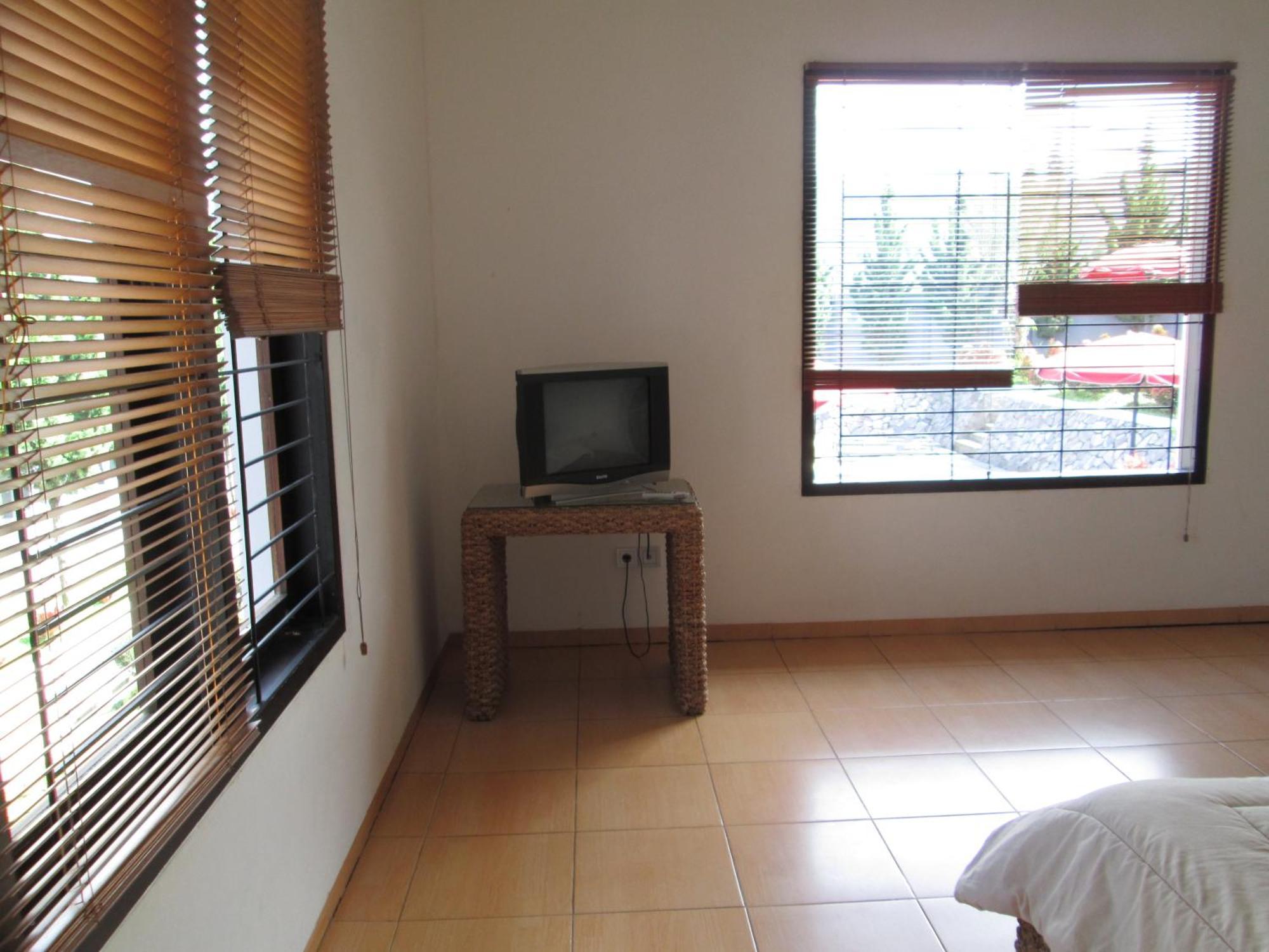 Osmond Villa Resort Lembang Exterior foto