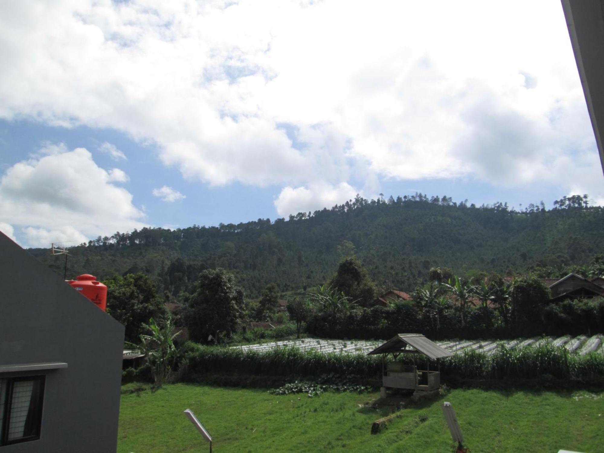 Osmond Villa Resort Lembang Exterior foto